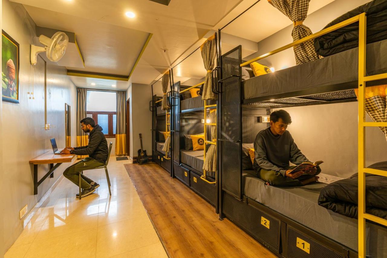 The Hosteller Mcleodganj, Mall Road Маклеод-Гандж Екстер'єр фото