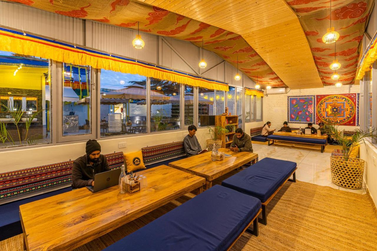 The Hosteller Mcleodganj, Mall Road Маклеод-Гандж Екстер'єр фото