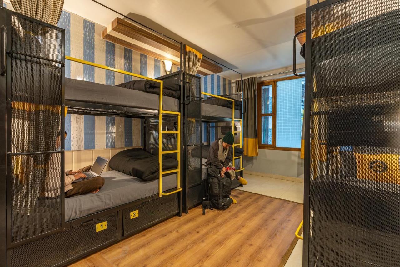 The Hosteller Mcleodganj, Mall Road Маклеод-Гандж Екстер'єр фото