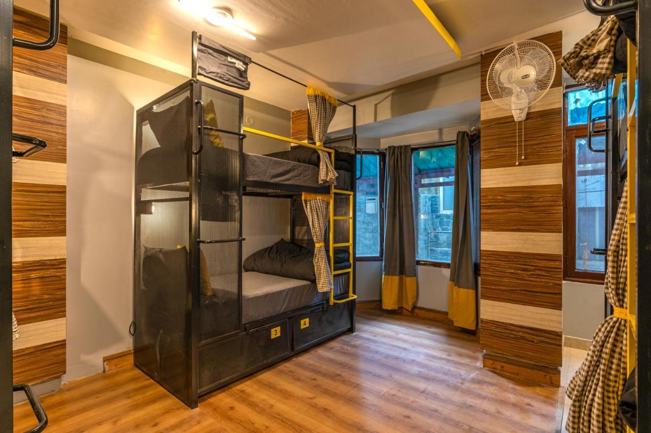 The Hosteller Mcleodganj, Mall Road Маклеод-Гандж Екстер'єр фото